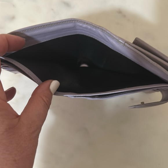 Gucci Lilac Trim Wallet - Picture 10 of 14